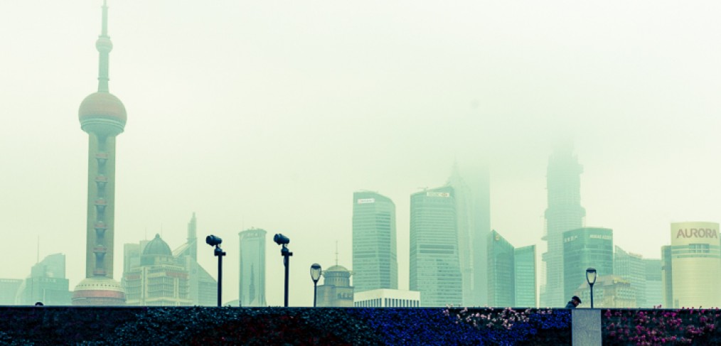 Smoggy mornings along the Bund Shanghai